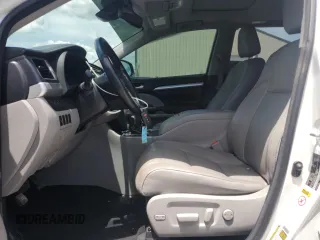 2018 Toyota Highlander SE z VIN 5TDJZRFH4JS801234, wystawiony jako Copart lot #58356715 z przebiegiem 140 265 mil mil oraz Szkoda całkowita • Salvage title. Historia ofert i sprzedaży dostępna na DreamBid. Obrazek 7.