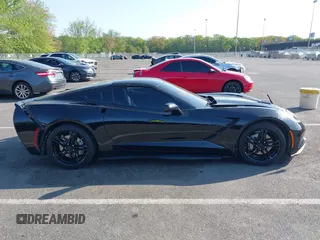 2017 Chevrolet Corvette 1LT z VIN 1G1YA2D74H5119714, wystawiony jako IAAI lot #42156867 z przebiegiem 54 761 mil mil oraz . Historia ofert i sprzedaży dostępna na DreamBid. Obrazek 13.