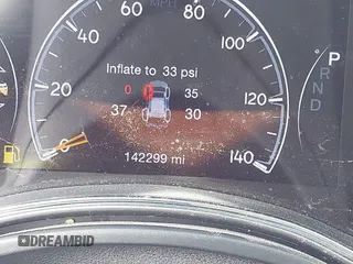 2019 Jeep Grand Cherokee Altitude z VIN 1C4RJEAG7KC533316, wystawiony jako IAAI lot #42471064 z przebiegiem 142 299 mil mil oraz . Historia ofert i sprzedaży dostępna na DreamBid. Obrazek 15.