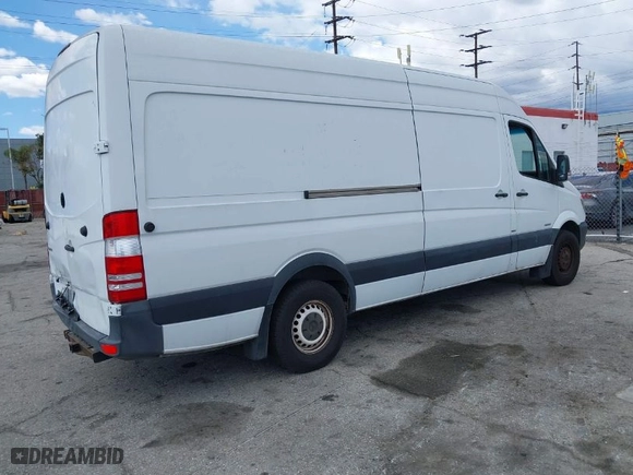 2014 Mercedes-Benz Sprinter Cargo Vans EXT with VIN WD3PE8DC3E5938341, listed as a IAAI auction lot 41920703 with 229,476 mi miles. Bid and sale history available at carsss.com. Image 4.