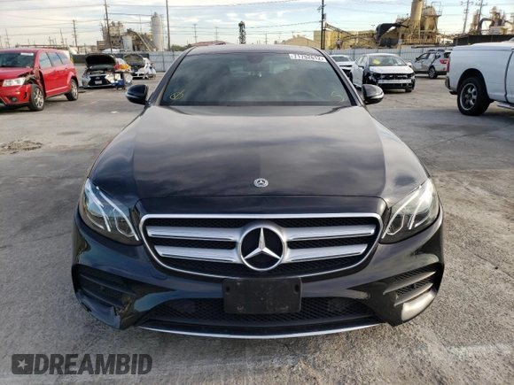 2019 Mercedes-Benz E-Class E 300 with VIN WDDZF4JB8KA642319, listed as a Copart auction lot 71752612 with 40,500 mi miles. Bid and sale history available at carsss.com. Image 5.