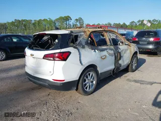 2024 Chevrolet Equinox LT with VIN 3GNAXKEG8RL135767, listed as a IAAI auction lot 41942227 with 1 mi miles. Bid and sale history available at carsss.com. Image 4.