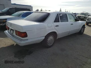 1989 Mercedes-Benz 420 with VIN WDBCA35E0KA488250, listed as a Copart auction lot 81564394 with 166,966 mi miles and Clean Title. Bid and sale history available at carsss.com. Image 3.