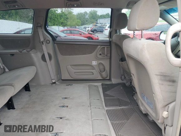 2004 Toyota Sienna CE z VIN 5TDZA23CX4S079377, wystawiony jako Copart lot #58989395 z przebiegiem 233 806 mil mil oraz Czysty tytuł • Clean title. Historia ofert i sprzedaży dostępna na DreamBid. Obrazek 11.