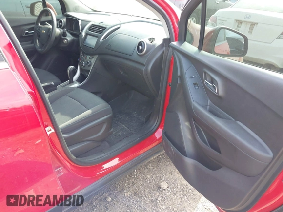 2015 Chevrolet Trax LT with VIN KL7CJLSB2FB253941, listed as a IAAI auction lot 41836407 with 46,453 mi miles. Bid and sale history available at carsss.com. Image 5.