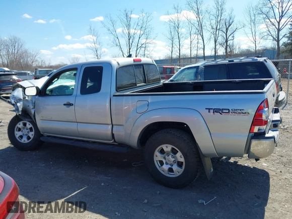 2012 Toyota Tacoma with VIN 5TFUU4ENXCX029003, listed as a IAAI auction lot 41898784 with 106,043 mi miles. Bid and sale history available at carsss.com. Image 14.