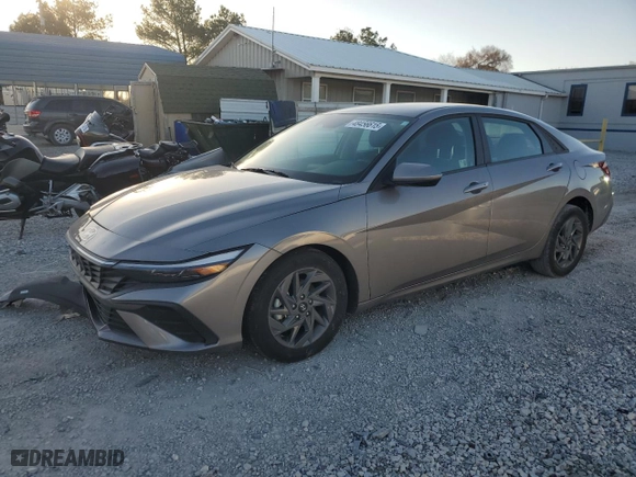 2024 Hyundai Elantra SEL with VIN KMHLM4DG5RU670502, listed as a Copart auction lot 48456615 with 17,817 mi miles and Salvage Title. Bid and sale history available at carsss.com. Image 1.
