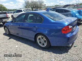 2008 BMW 3 Series 328i z VIN WBAVA33518P142319, wystawiony jako Copart lot #57081045 z przebiegiem 157 411 mil mil oraz Szkoda całkowita • Salvage title. Historia ofert i sprzedaży dostępna na DreamBid. Obrazek 2.