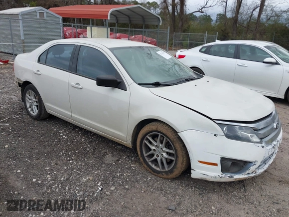 2011 Ford Fusion S with VIN 3FAHP0GA1BR337461, listed as a IAAI auction lot 41715964 with 219,486 mi miles. Bid and sale history available at carsss.com. Image 1.