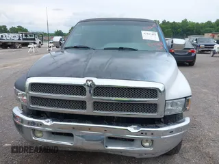 1996 Dodge 1500 z VIN 3B7HC13Y6TG180182, wystawiony jako IAAI lot #42443453 z przebiegiem 224 613 mil mil oraz . Historia ofert i sprzedaży dostępna na DreamBid. Obrazek 6.