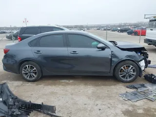 2023 Kia Forte LXS z VIN 3KPF24AD5PE682954, wystawiony jako IAAI lot #41510428 z przebiegiem 15 928 mil mil oraz . Historia ofert i sprzedaży dostępna na DreamBid. Obrazek 13.