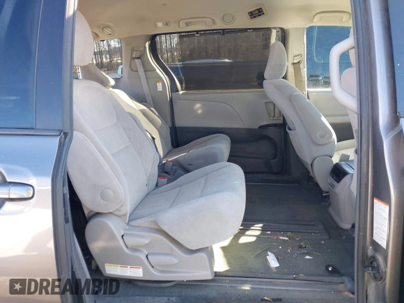 2017 Toyota Sienna LE Auto Access Seat с VIN 5TDKZ3DC9HS772056, выставлен на аукционе IAAI как лот 41435461 с пробегом 158 777 миль миль и . История ставок и продаж доступна на DreamBid. Изображение 8.