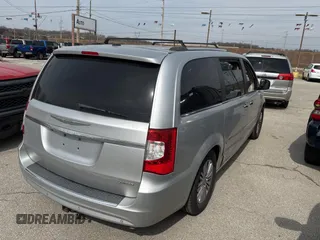2011 Chrysler Town & Country Limited with VIN 2A4RR6DGXBR783676, listed as a Copart auction lot 47818865 with 126,082 mi miles and Clean Title. Bid and sale history available at carsss.com. Image 4.