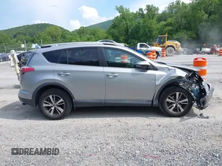 2016 Toyota RAV4 XLE z VIN 2T3RFREV2GW531219, wystawiony jako IAAI lot #42445683 z przebiegiem 72 849 mil mil oraz . Historia ofert i sprzedaży dostępna na DreamBid. Obrazek 13.