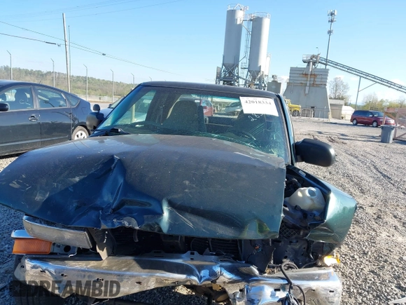2003 Chevrolet S-10 with VIN 1GCCS19H038283804, listed as a IAAI auction lot 42018334 with 171,940 mi miles and . Bid and sale history available at DreamBid. Image 13.