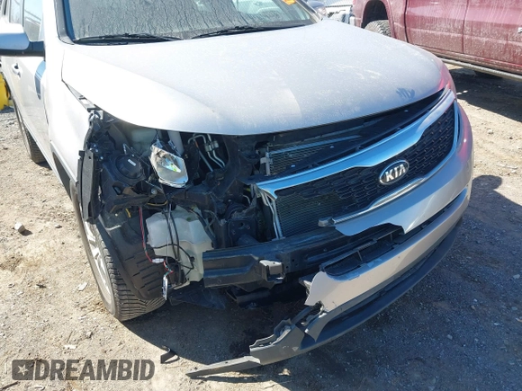 2015 Kia Sorento LX with VIN 5XYKT4A7XFG641548, listed as a IAAI auction lot 41683150 with 113,414 mi miles. Bid and sale history available at carsss.com. Image 6.