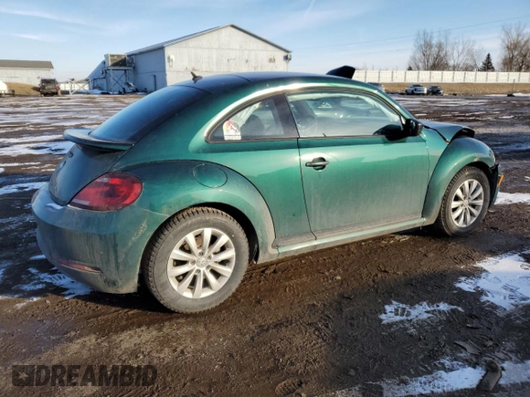2018 Volkswagen Beetle S z VIN 3VWFD7AT7JM700755, wystawiony jako Copart lot #44312585 z przebiegiem 92 694 mil mil oraz Szkoda całkowita • Salvage title. Historia ofert i sprzedaży dostępna na DreamBid. Obrazek 3.