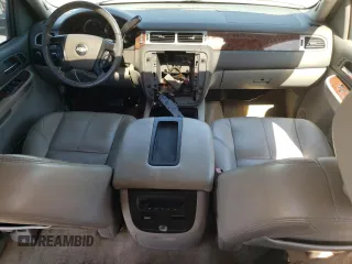2007 Chevrolet Avalanche LTZ z VIN 3GNFK12317G210976, wystawiony jako Copart lot #51306835 z przebiegiem 283 913 mil mil oraz Szkody całkowita. Historia ofert i sprzedaży dostępna na DreamBid. Obrazek 8.