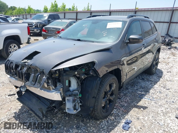 2018 Jeep Cherokee Latitude z VIN 1C4PJMCB8JD568944, wystawiony jako IAAI lot #42244217 z przebiegiem 34 945 mil mil oraz . Historia ofert i sprzedaży dostępna na DreamBid. Obrazek 2.
