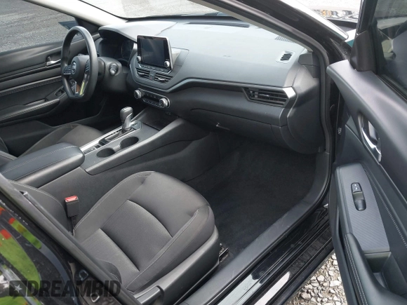 2020 Nissan Altima S z VIN 1N4BL4BW4LN301103, wystawiony jako IAAI lot #41932554 z przebiegiem 46 917 mil mil oraz . Historia ofert i sprzedaży dostępna na DreamBid. Obrazek 5.