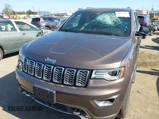 2017 Jeep Grand Cherokee Overland z VIN 1C4RJECG0HC960178, wystawiony jako IAAI lot #42315844 z przebiegiem 63 271 mil mil oraz . Historia ofert i sprzedaży dostępna na DreamBid. Obrazek 6.