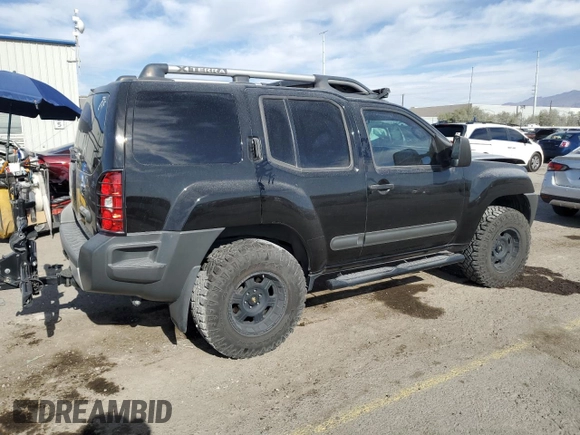 2013 Nissan Xterra S z VIN 5N1AN0NW7DN823046, wystawiony jako Copart lot #54372835 z przebiegiem 163 384 mil mil oraz Szkoda całkowita • Salvage title. Historia ofert i sprzedaży dostępna na DreamBid. Obrazek 3.
