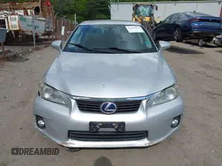 2013 Lexus CT 200h z VIN JTHKD5BH4D2165247, wystawiony jako IAAI lot #42191913 z przebiegiem 113 331 mil mil oraz . Historia ofert i sprzedaży dostępna na DreamBid. Obrazek 12.