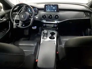 2018 Kia Stinger GT2 with VIN KNAE55LC6J6040346, listed as a Copart auction lot 82428994 with 62,560 mi miles and Salvage Title. Bid and sale history available at DreamBid. Image 8.