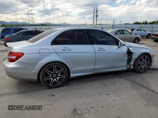 2014 Mercedes-Benz C 250 Sport z VIN WDDGF4HB5EG225934, wystawiony jako Copart lot #60107505 z przebiegiem 187 350 mil mil oraz Czysty tytuł • Clean title. Historia ofert i sprzedaży dostępna na DreamBid. Obrazek 3.