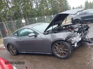 2024 Ford Mustang EcoBoost с VIN 1FA6P8TH3R5138045, выставлен на аукционе IAAI как лот 42385957 с пробегом 1 708 миль миль и . История ставок и продаж доступна на DreamBid. Изображение 13.