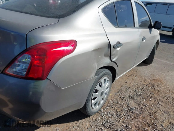 2014 Nissan Versa SV with VIN 3N1CN7AP8EL828670, listed as a IAAI auction lot 41584783 with 154,769 mi miles and . Bid and sale history available at carsss.com. Image 6.