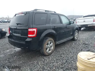 2008 Ford Escape Limited with VIN 1FMCU04118KD57249, listed as a IAAI auction lot 41739979 with 177,598 mi miles. Bid and sale history available at carsss.com. Image 4.