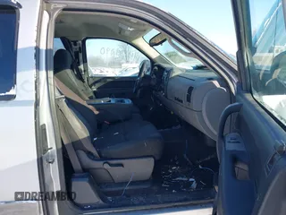 2010 Chevrolet Silverado 1500 LS with VIN 1GCSCREA8AZ275862, listed as a IAAI auction lot 41621090 with 280,598 mi miles. Bid and sale history available at carsss.com. Image 5.