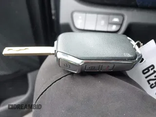 2021 Kia Seltos S z VIN KNDEUCAA7M7170551, wystawiony jako IAAI lot #42112245 z przebiegiem 50 300 mil mil oraz . Historia ofert i sprzedaży dostępna na DreamBid. Obrazek 11.