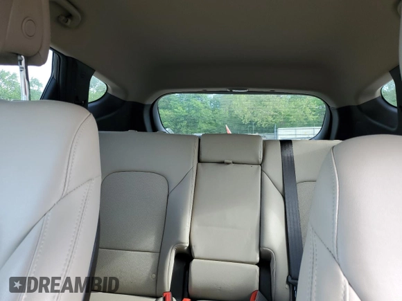 2017 Hyundai Santa Fe 2.4L z VIN 5XYZUDLB1HG412675, wystawiony jako Copart lot #57169045 z przebiegiem 38 947 mil mil oraz Szkoda całkowita • Salvage title. Historia ofert i sprzedaży dostępna na DreamBid. Obrazek 10.
