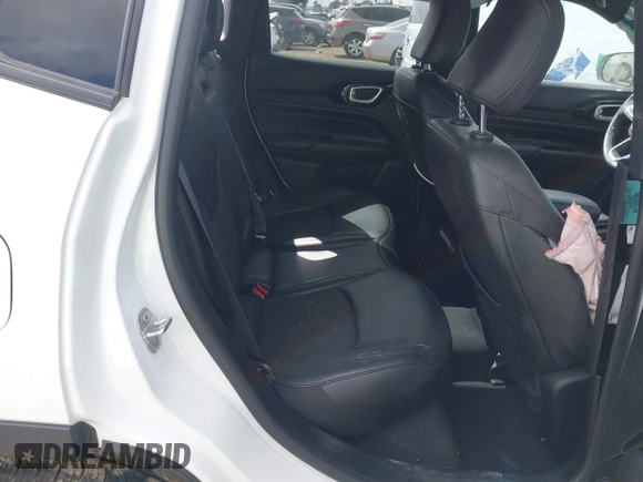 2022 Jeep Compass Latitude z VIN 3C4NJCBB6NT213502, wystawiony jako IAAI lot #41949094 z przebiegiem 11 090 mil mil oraz . Historia ofert i sprzedaży dostępna na DreamBid. Obrazek 8.