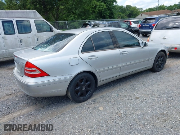 2003 Mercedes-Benz C 240 с VIN WDBRF81J73F366372, выставлен на аукционе IAAI как лот 42715567 с пробегом 159 500 миль миль и . История ставок и продаж доступна на DreamBid. Изображение 4.