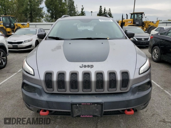 2018 Jeep Cherokee Trailhawk z VIN 1C4PJMBB8JD582506, wystawiony jako Copart lot #47898025 z przebiegiem 72 674 mil mil oraz Szkoda całkowita • Salvage title. Historia ofert i sprzedaży dostępna na DreamBid. Obrazek 5.