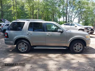 2008 Ford Explorer Limited с VIN 1FMEU75828UA32062, выставлен на аукционе IAAI как лот 42518271 с пробегом 352 328 миль миль и . История ставок и продаж доступна на DreamBid. Изображение 13.