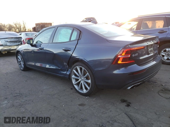 2021 Volvo S60 Momentum with VIN 7JRA22TK3MG080982, listed as a Copart auction lot 37080974 with 61,878 mi miles. Bid and sale history available at carsss.com. Image 2.