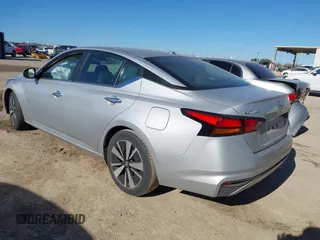 2021 Nissan Altima 2.5 SV with VIN 1N4BL4DV9MN340467, listed as a IAAI auction lot 41470877 with 61,678 mi miles. Bid and sale history available at carsss.com. Image 3.