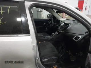2014 GMC Terrain SLE with VIN 2GKFLVEK8E6101024, listed as a IAAI auction lot 41429147 with 113,737 mi miles. Bid and sale history available at carsss.com. Image 5.