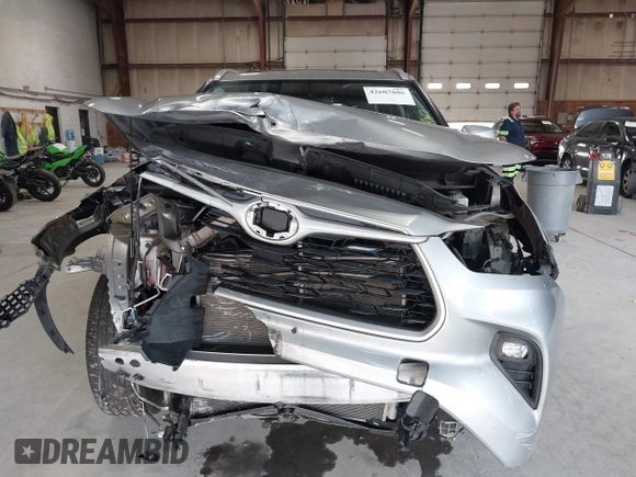 2023 Toyota Highlander L with VIN 5TDKDRBH4PS012227, listed as a IAAI auction lot 42607886 with 42,091 mi miles and . Bid and sale history available at DreamBid. Image 12.