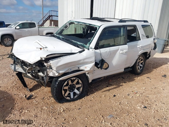 2019 Toyota 4Runner SR5 with VIN JTEBU5JR2K5616582, listed as a IAAI auction lot 41159029 with 1 mi miles. Bid and sale history available at carsss.com. Image 2.