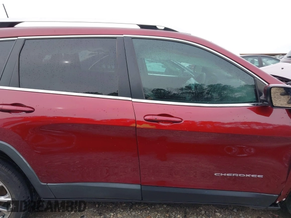 2019 Jeep Cherokee Latitude Plus with VIN 1C4PJLLBXKD278488, listed as a IAAI auction lot 41750218 with 83,203 mi miles. Bid and sale history available at carsss.com. Image 14.