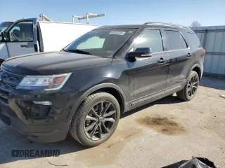2018 Ford Explorer XLT z VIN 1FM5K8D83JGA61622, wystawiony jako Copart lot #48373105 z przebiegiem 165 577 mil mil oraz Szkoda całkowita • Salvage title. Historia ofert i sprzedaży dostępna na DreamBid. Obrazek 1.