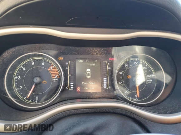 2017 Jeep Cherokee Altitude z VIN 1C4PJLAS0HW596491, wystawiony jako Copart lot #46773705 z przebiegiem 104 015 mil mil oraz Szkoda całkowita • Salvage title. Historia ofert i sprzedaży dostępna na DreamBid. Obrazek 9.