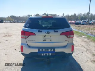 2014 Kia Sorento LX with VIN 5XYKTCA66EG506003, listed as a IAAI auction lot 42155293 with 178,956 mi miles. Bid and sale history available at carsss.com. Image 15.
