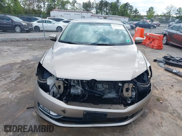 2015 Volkswagen Passat 1.8T Limited Edition with VIN 1VWAT7A32FC120769, listed as a IAAI auction lot 42013547 with 61,451 mi miles. Bid and sale history available at carsss.com. Image 12.