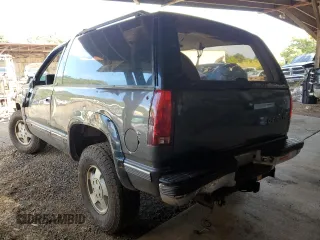 1993 Chevrolet Blazer z VIN 1GNEK18K8PJ350614, wystawiony jako Copart lot #84088954 z przebiegiem 247 946 mil mil oraz Szkoda całkowita • Salvage title. Historia ofert i sprzedaży dostępna na DreamBid. Obrazek 2.